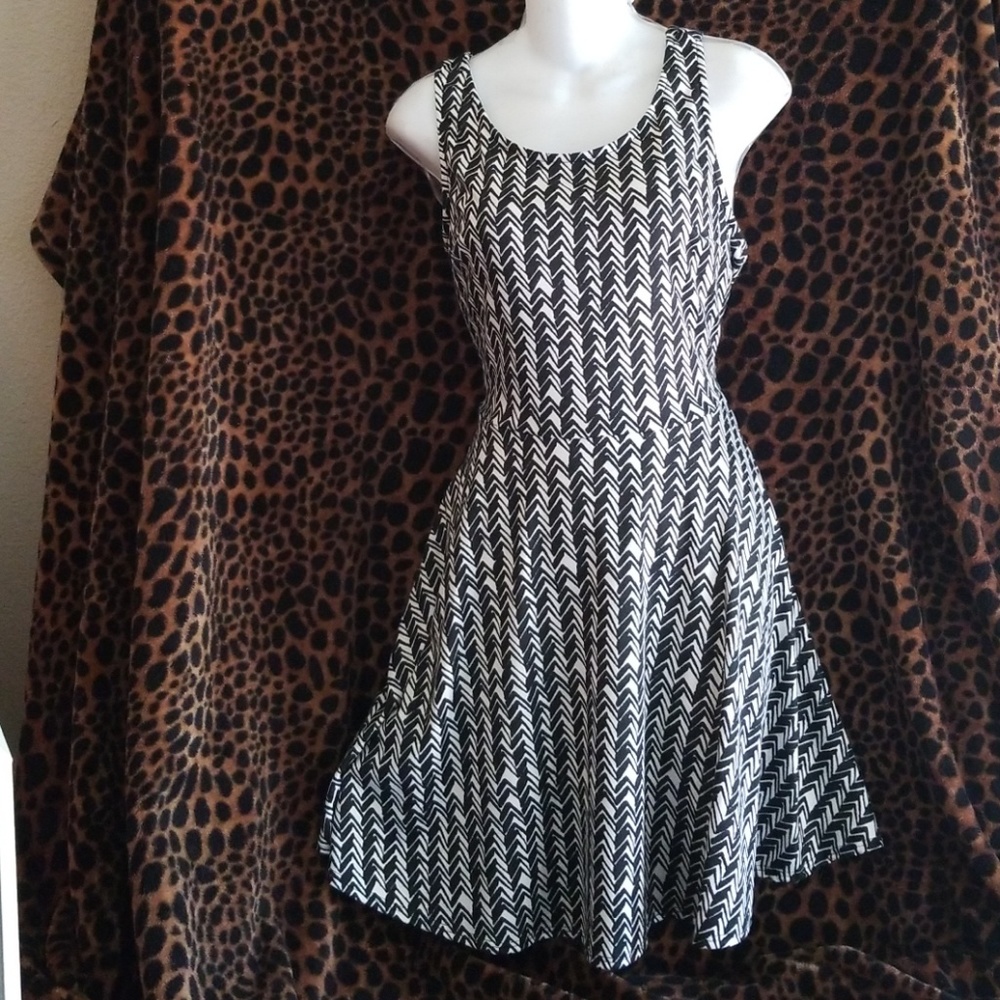 🍯CUTE DRESS🍯 - Picture 1 of 4